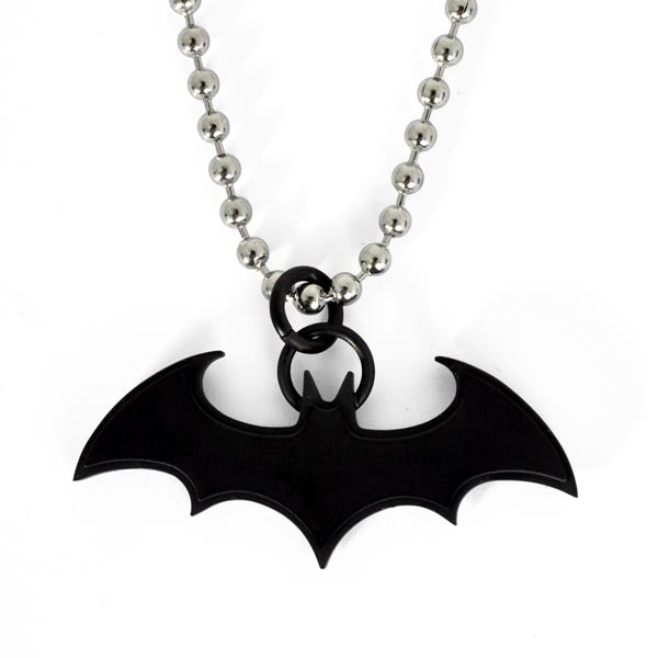 Zdjęcie produktu Batman - Czarny wisiorek nietoperz na łańcuszku
