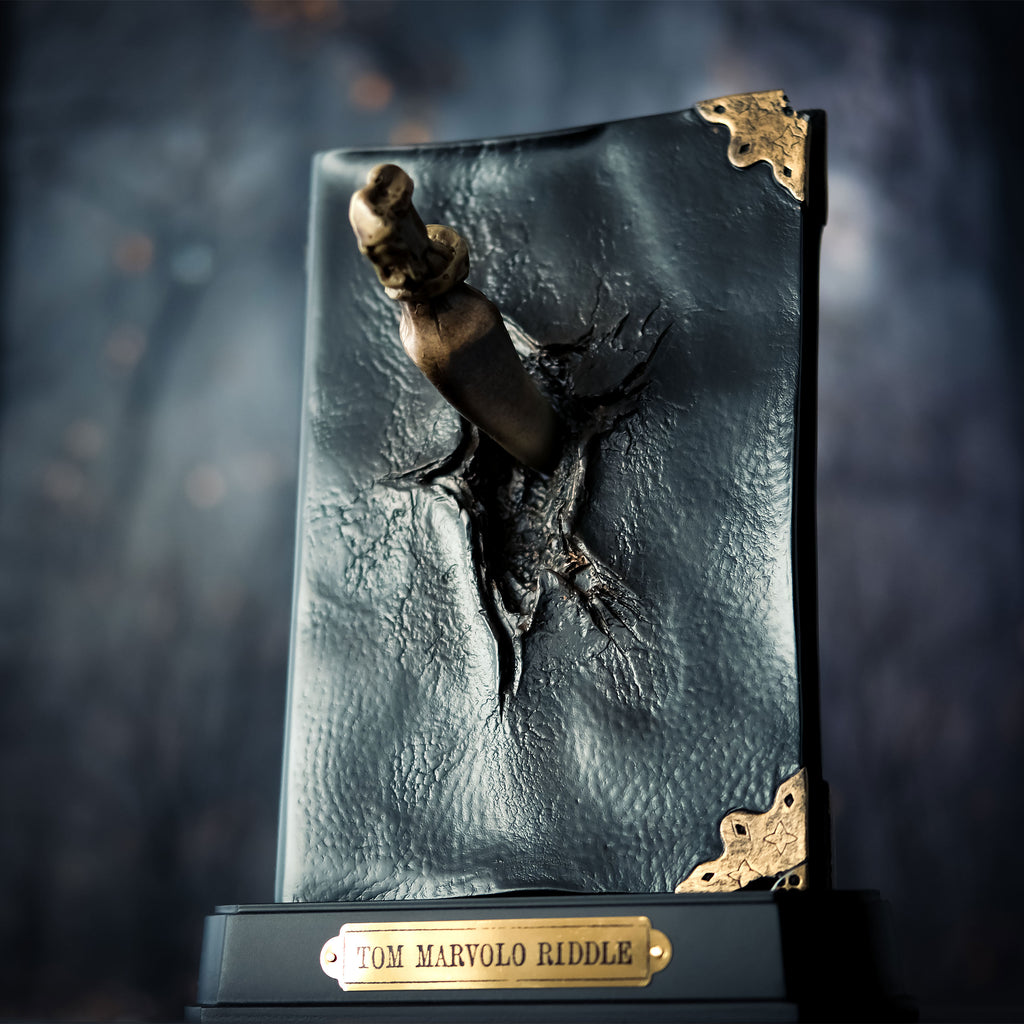 Product image Harry Potter - Riddle Diary Statue with Basilisk Tooth