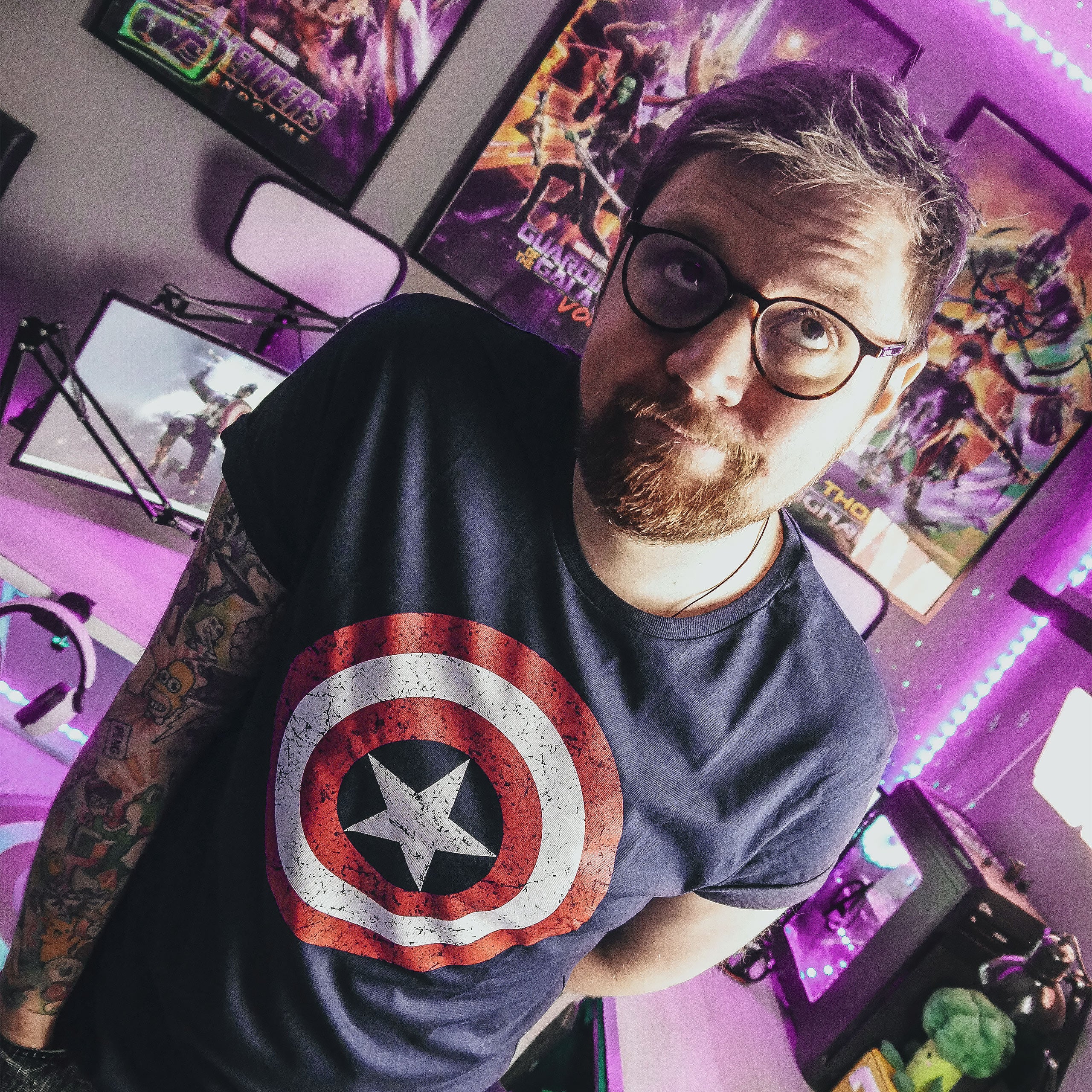 Zdjęcie produktu Captain America - Koszulka z logo tarczy Distressed, niebieska