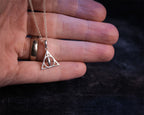 Zdjęcie produktu Harry Potter - Naszyjnik Insygnia Śmierci