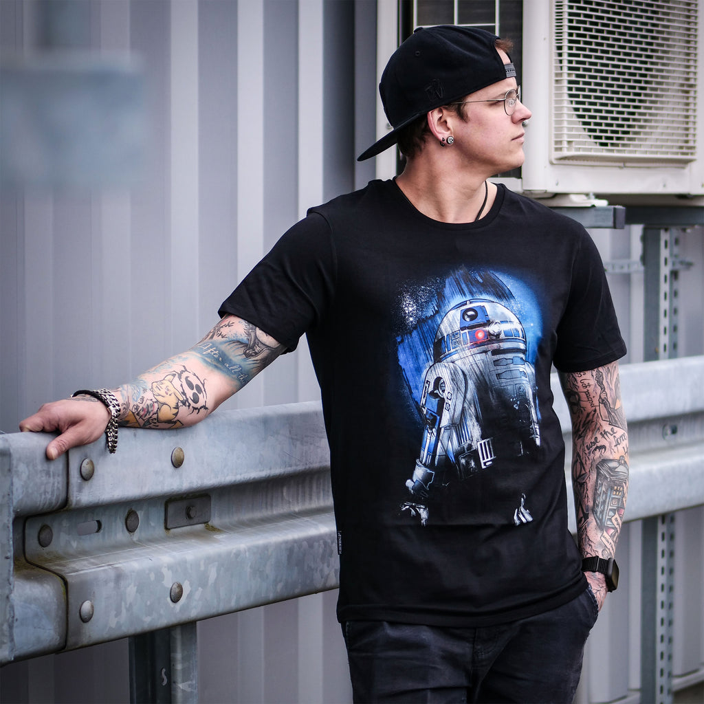 Zdjęcie produktu Star Wars - R2-D2 Droid in the Dark T-Shirt czarne