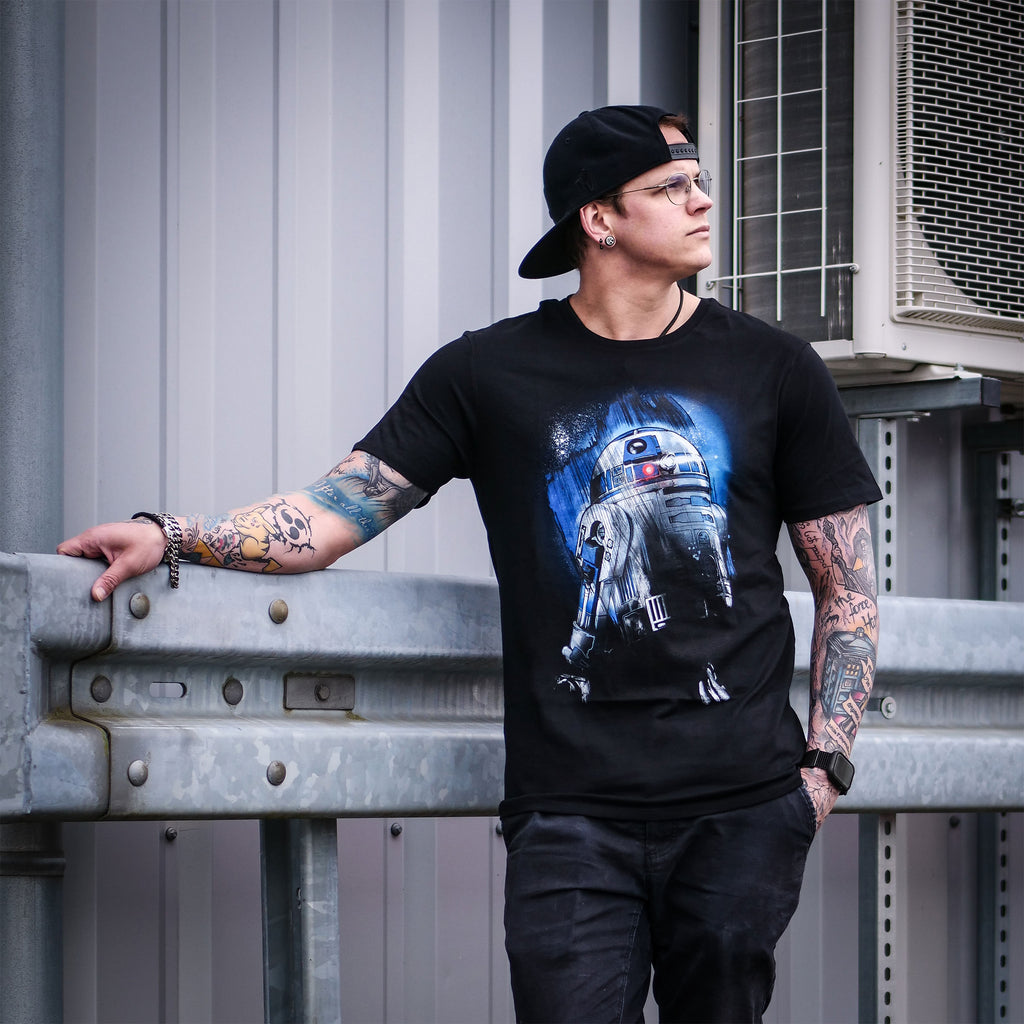 Zdjęcie produktu Star Wars - R2-D2 Droid in the Dark T-Shirt czarne