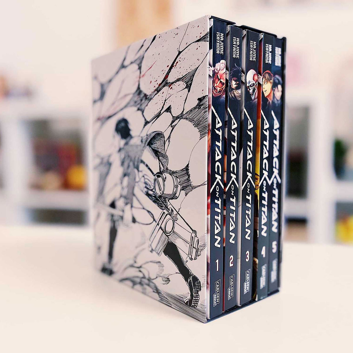 Zdjęcie produktu Attack on Titan - Kolekcjonerskie wydanie tomów 1-5