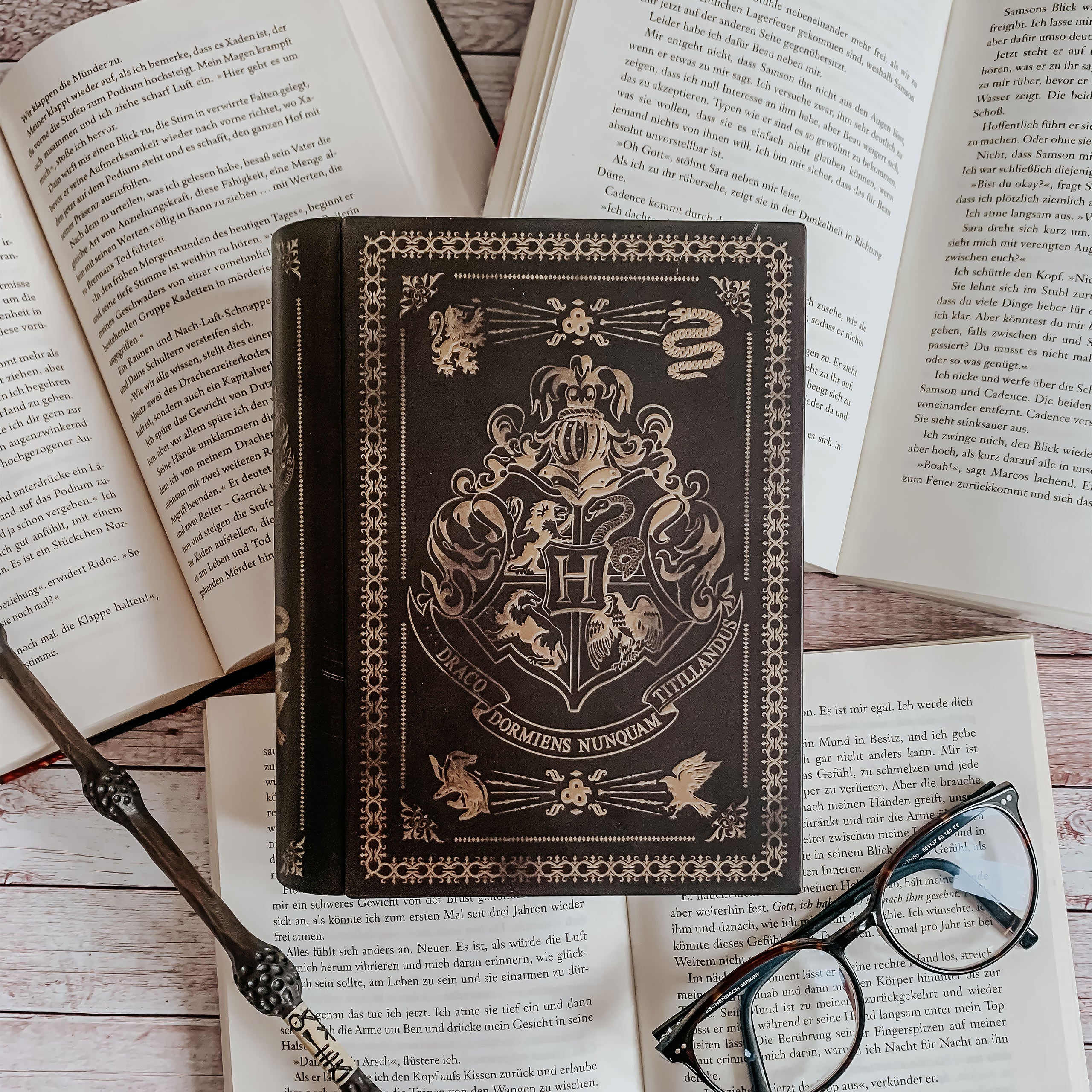 Zdjęcie produktu Harry Potter - Skarbonka Księga Zaklęć Hogwartu