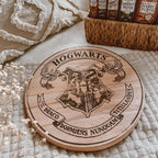 Zdjęcie produktu Harry Potter - Deska do krojenia z herbem Hogwartu Bukowa