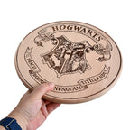 Zdjęcie produktu Harry Potter - Deska do krojenia z herbem Hogwartu Bukowa
