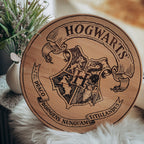Zdjęcie produktu Harry Potter - Deska do krojenia z herbem Hogwartu Bukowa