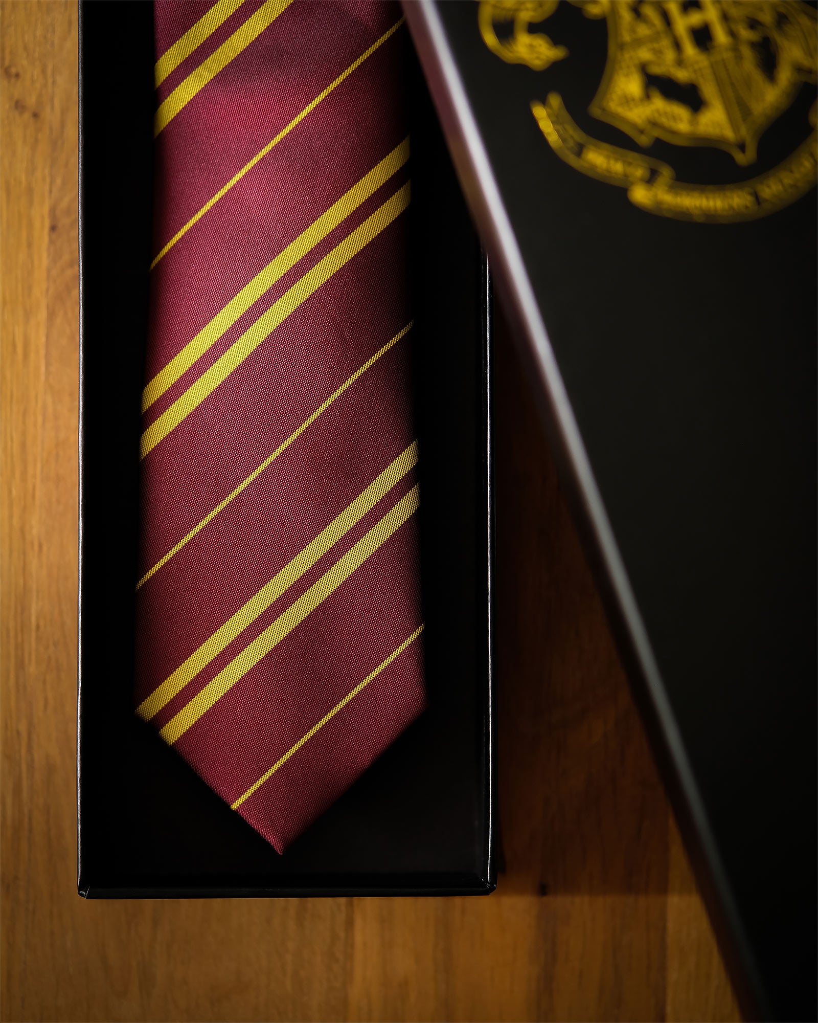 Zdjęcie produktu Harry Potter - Krawat Gryffindor z pudełkiem prezentowym