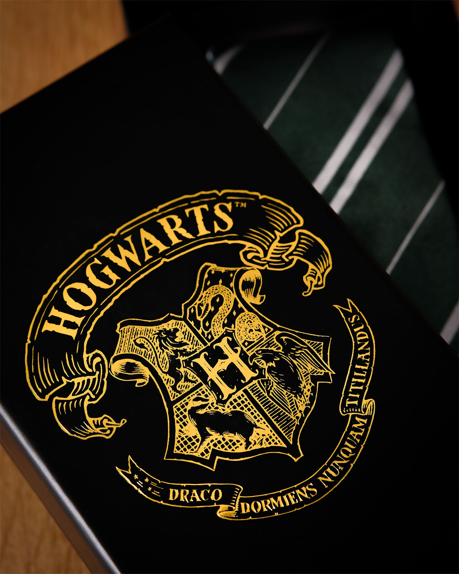 Zdjęcie produktu Harry Potter - Krawat Slytherin z pudełkiem prezentowym