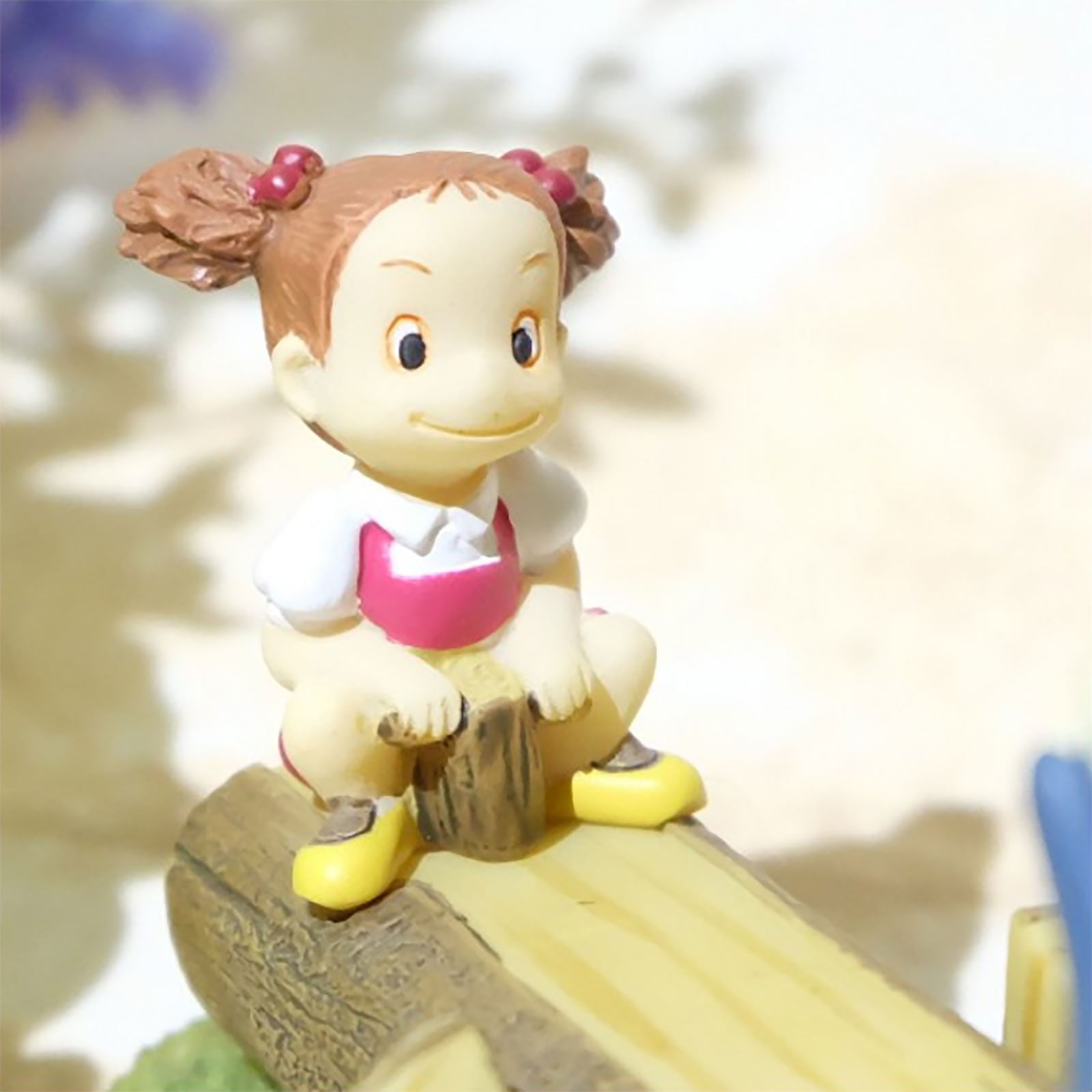 Zdjęcie produktu Totoro - Mei i Totoro na huśtawce figurka