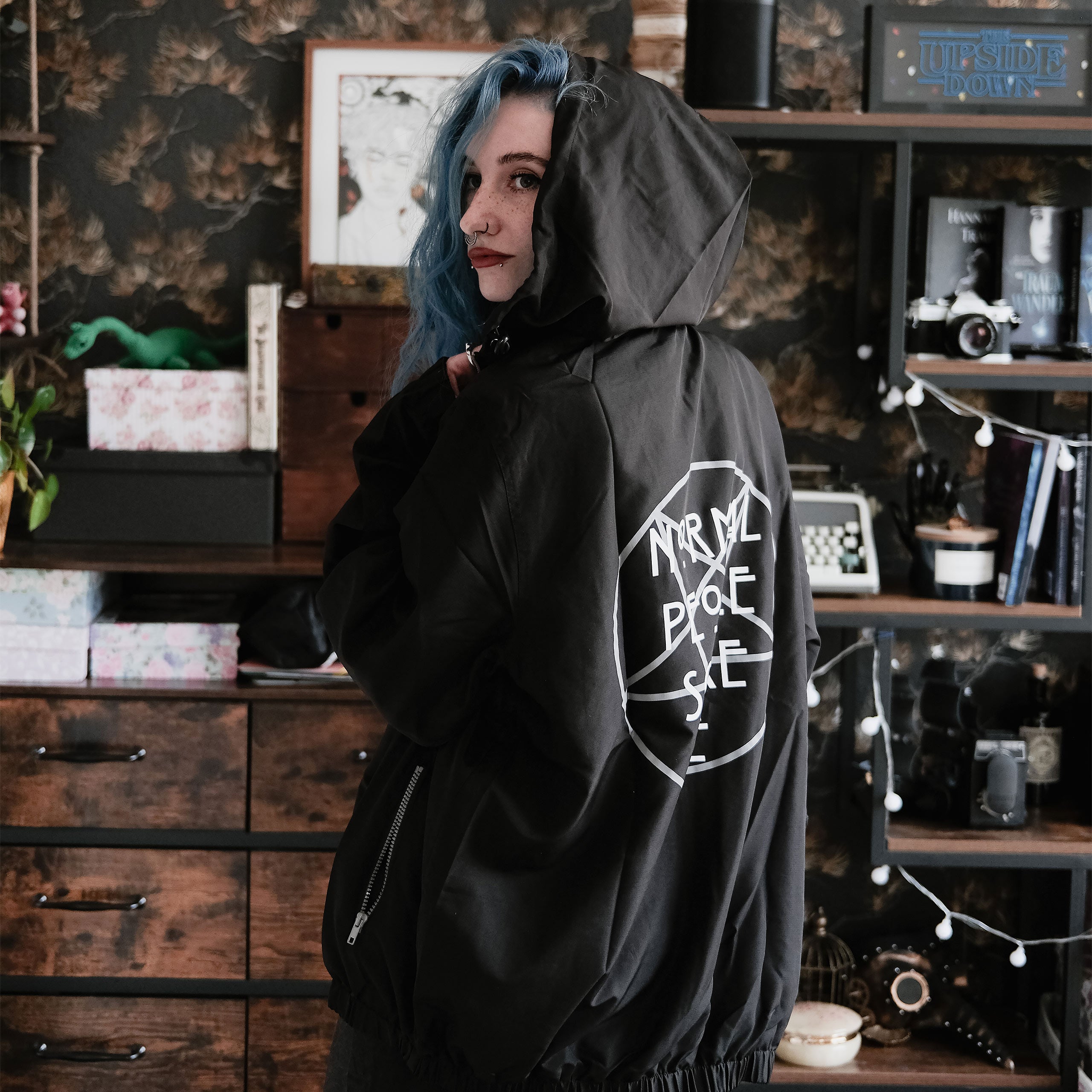 Zdjęcie produktu American Horror Story - Kurtka wiatrówka Normal People Scare Me