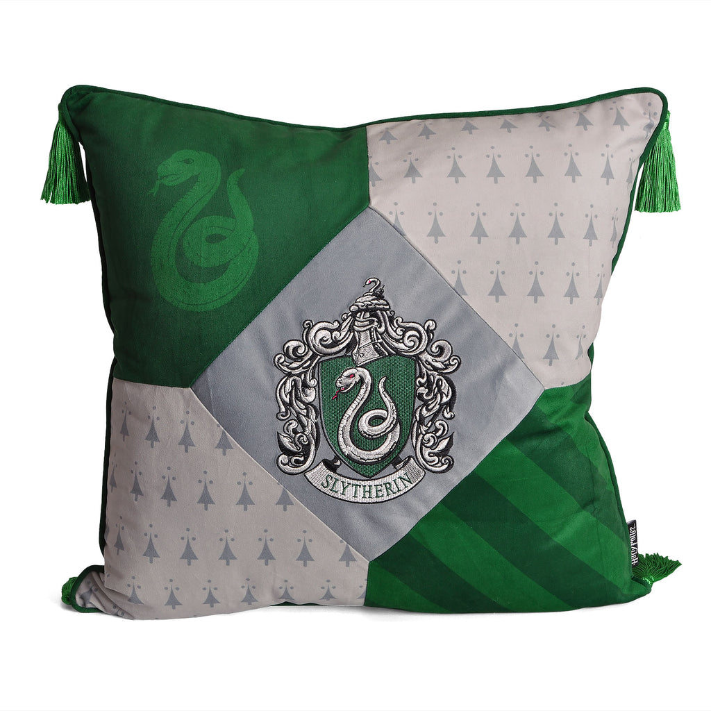 Product image Harry Potter - Slytherin Deluxe Cushion with Tassels