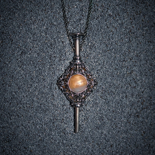 Product image Grindelwald Blood Pact Pendant with Chain - Fantastic Beasts