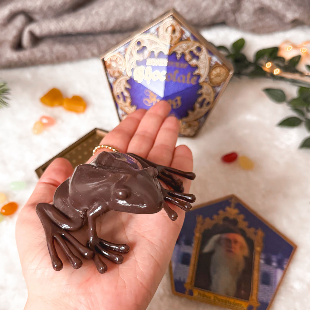 Zdjęcie produktu Figurka czekoladowej żaby z kartą kolekcjonerską - replika z Harry'ego Pottera