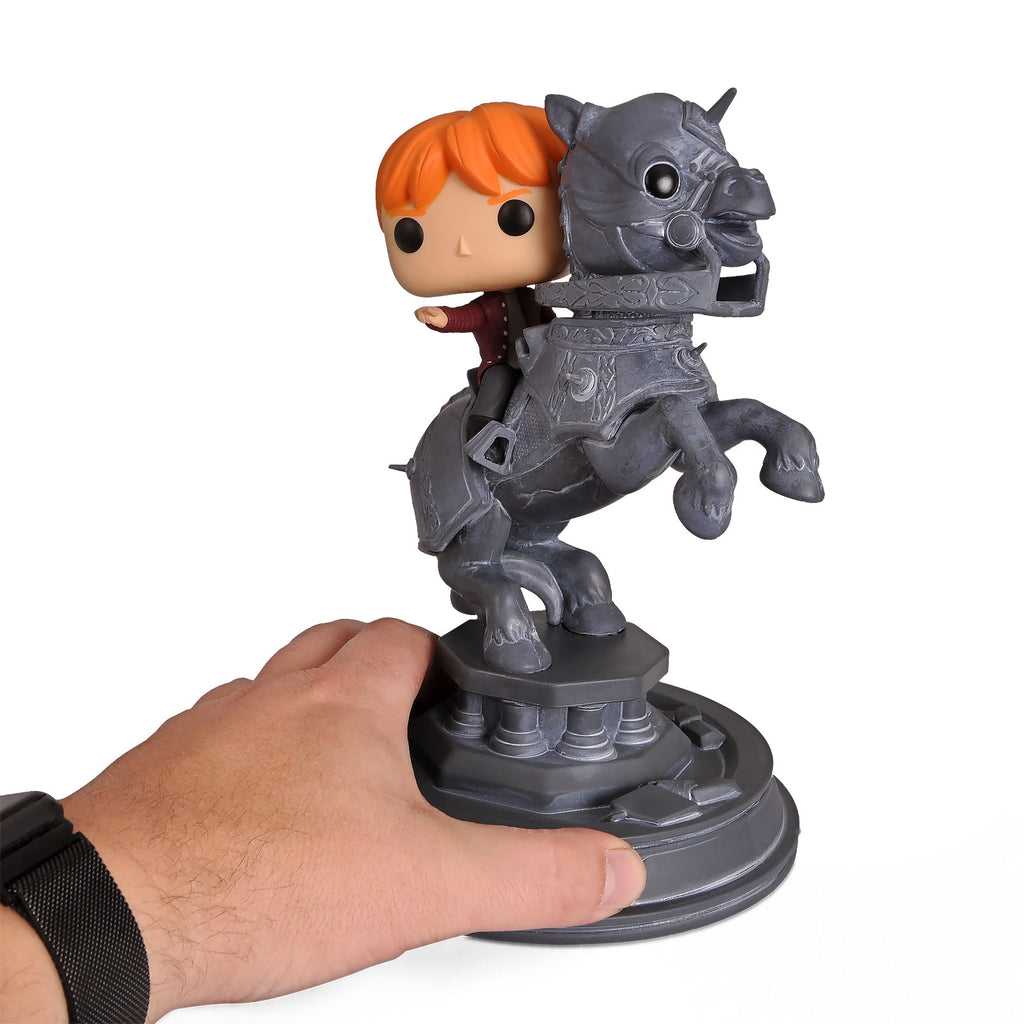 Zdjęcie produktu Harry Potter - Ron z figurką szachową Funko Pop 21 cm