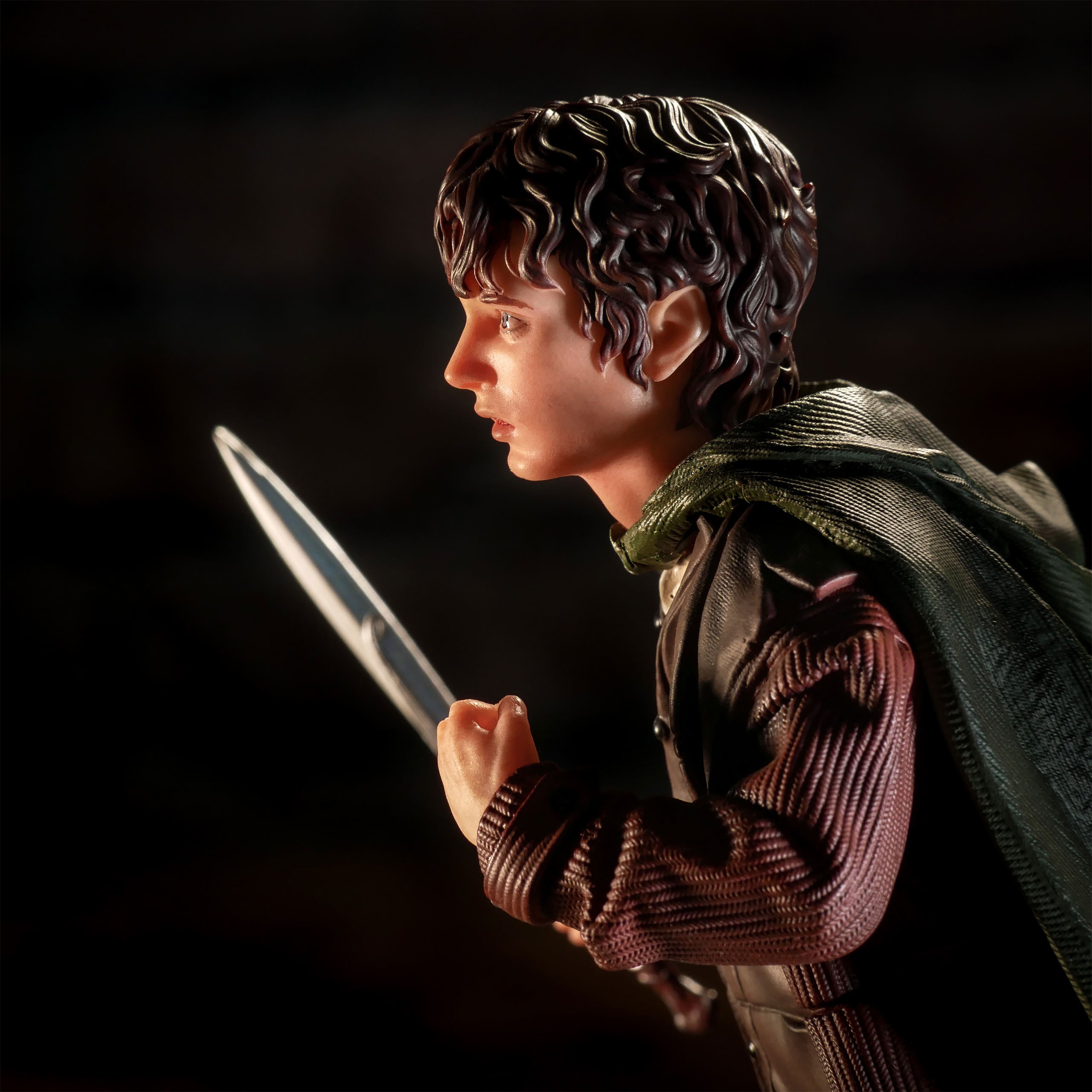 Zdjęcie produktu Władca Pierścieni - Frodo BDS Art Scale Deluxe Statua 14 cm