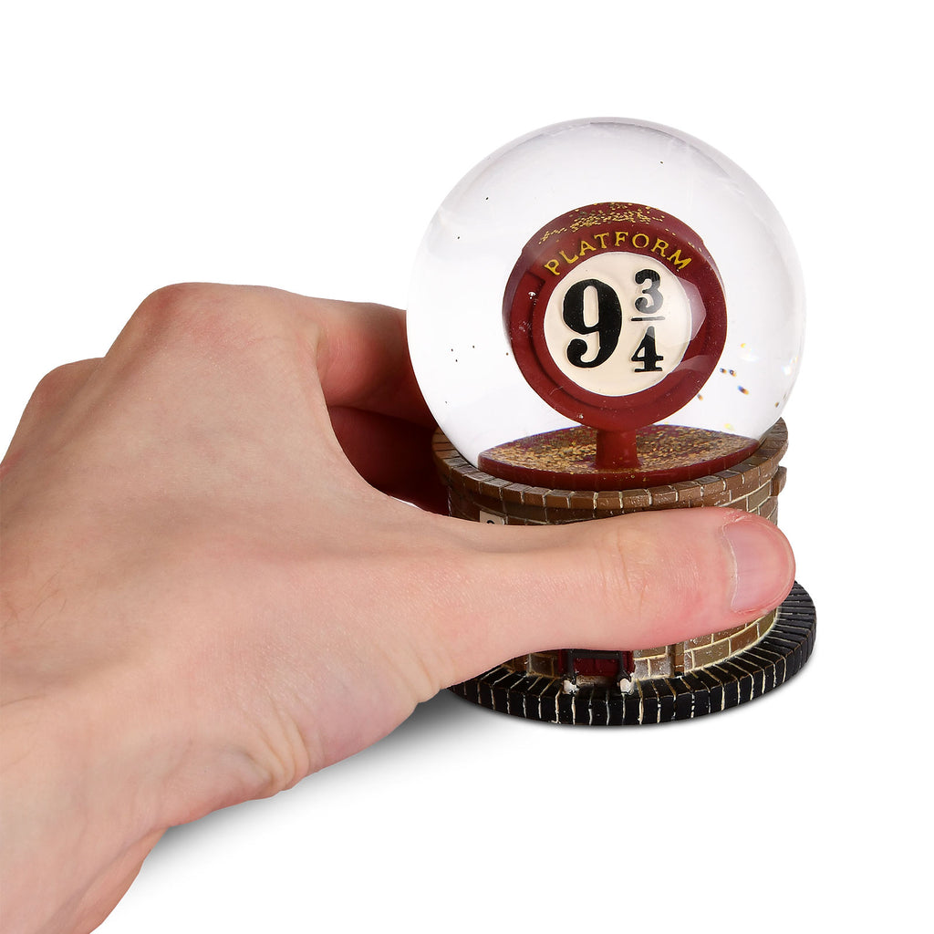 Product image Harry Potter - Platform 9 3/4 Glitter Snow Globe