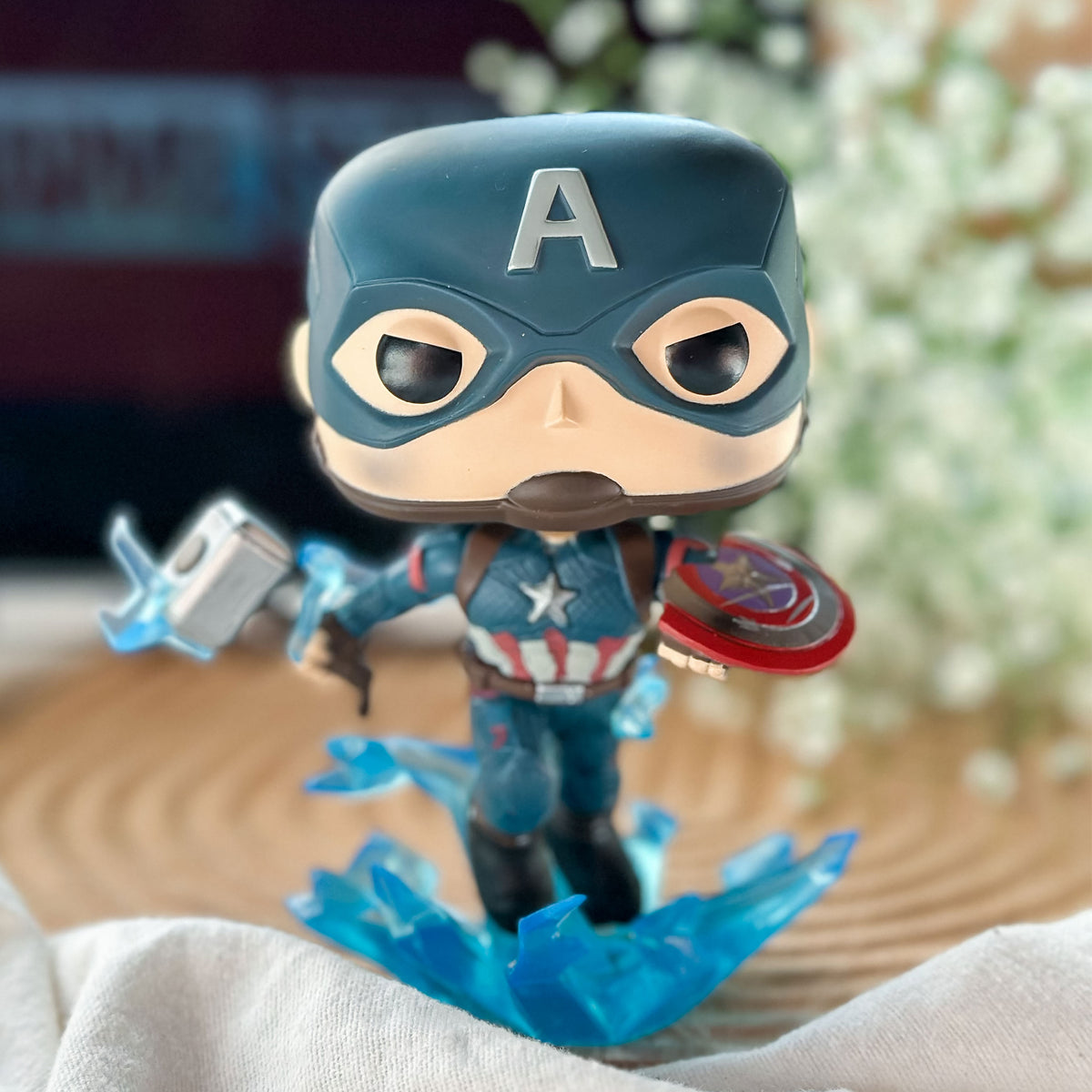 Zdjęcie produktu Avengers - Captain America Mjölnir & Broken Shield Endgame Funko Pop figurka z kiwającą się głową