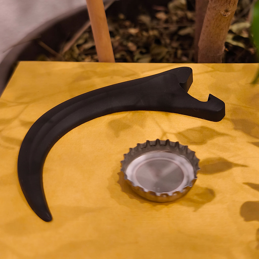 Zdjęcie produktu Jurassic Park - Pazur Velociraptora Magnes Otwieracz do butelek