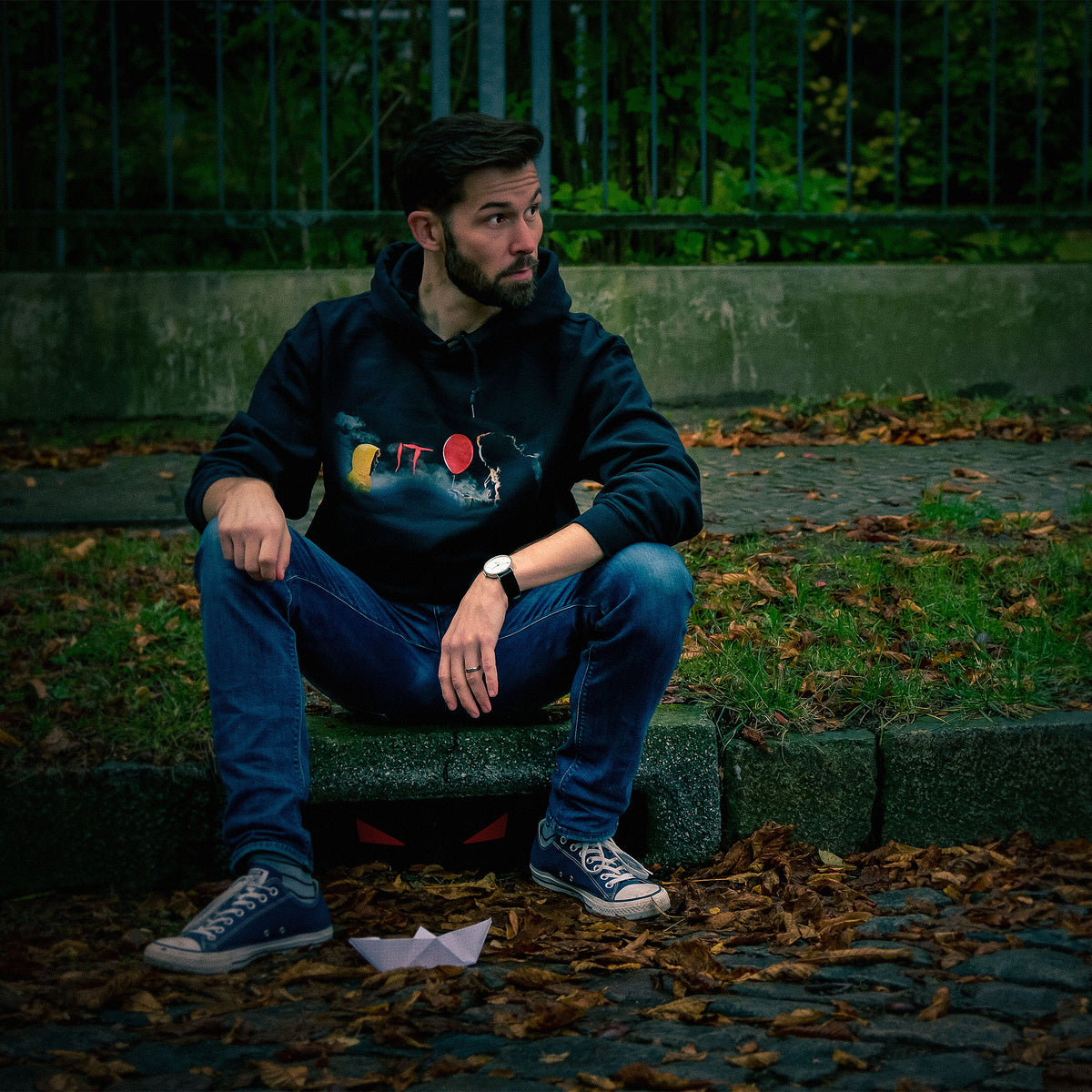 Zdjęcie produktu Stephen Kings TO - Pennywise i Georgie Bluza z kapturem czarna