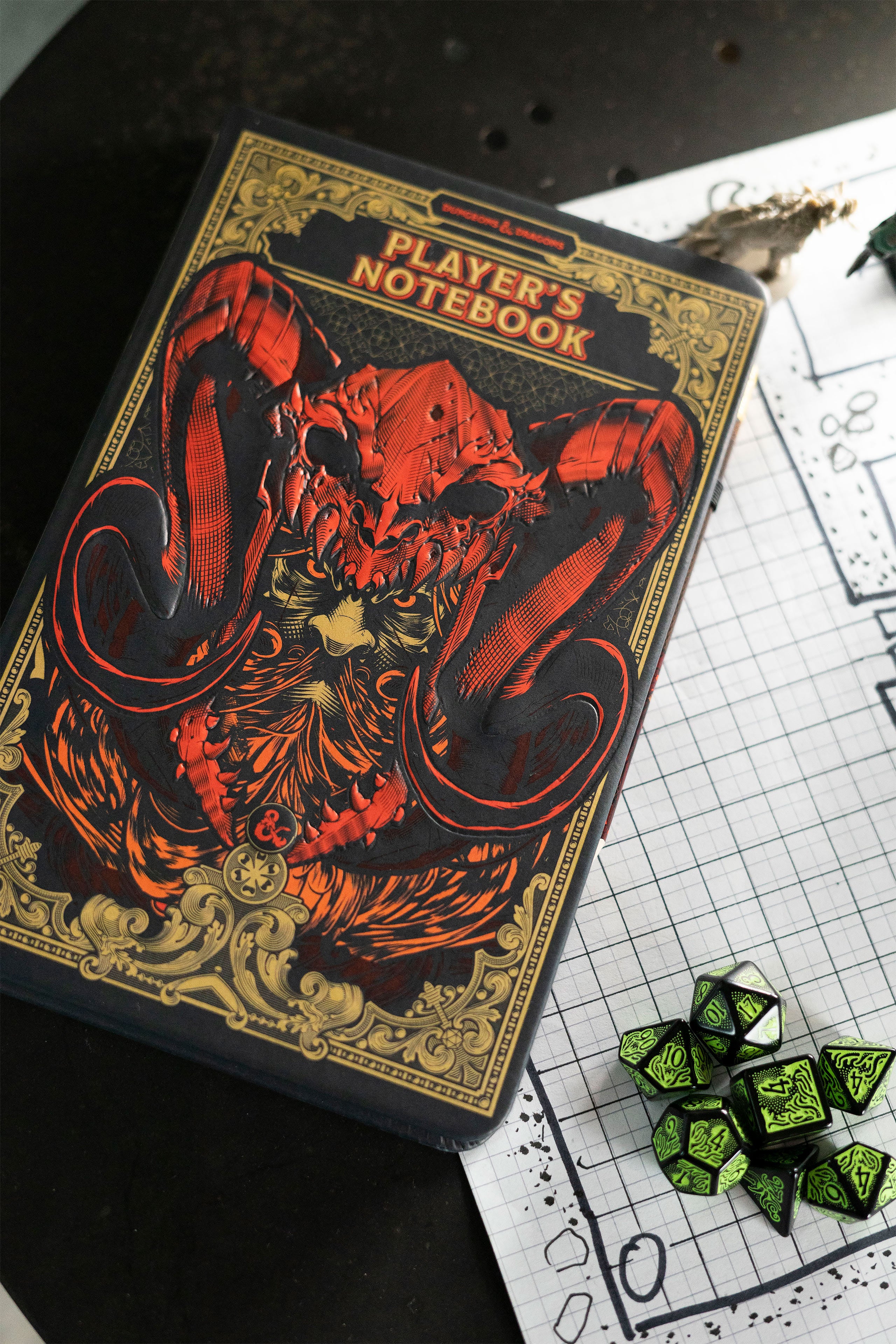 Zdjęcie produktu Dungeons & Dragons - Notatnik gracza A5 z ołówkiem