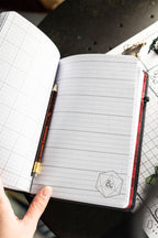 Zdjęcie produktu Dungeons & Dragons - Notatnik gracza A5 z ołówkiem