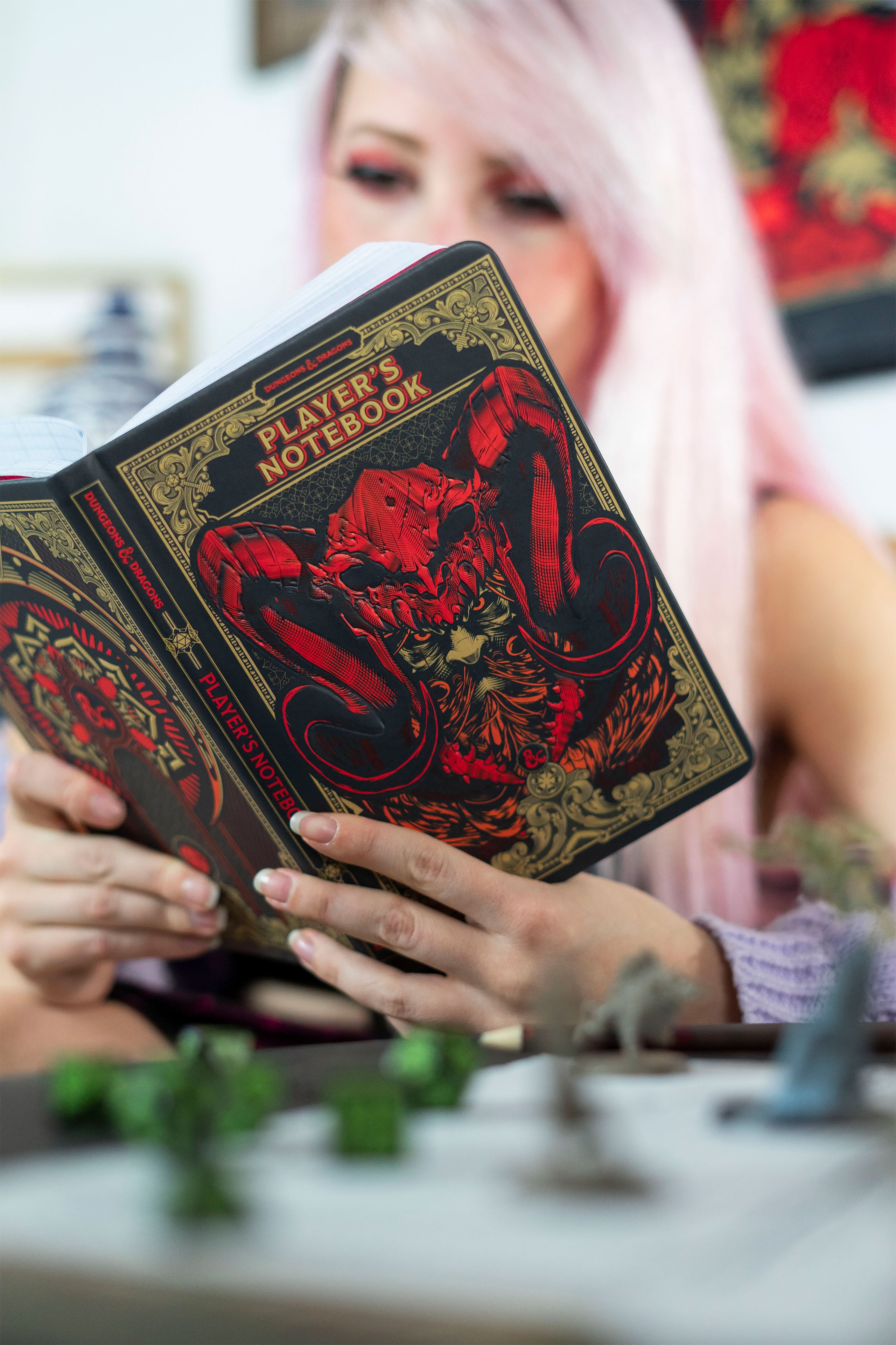 Zdjęcie produktu Dungeons & Dragons - Notatnik gracza A5 z ołówkiem