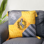 Zdjęcie produktu Harry Potter - Poduszka Hufflepuff z frędzlami deluxe
