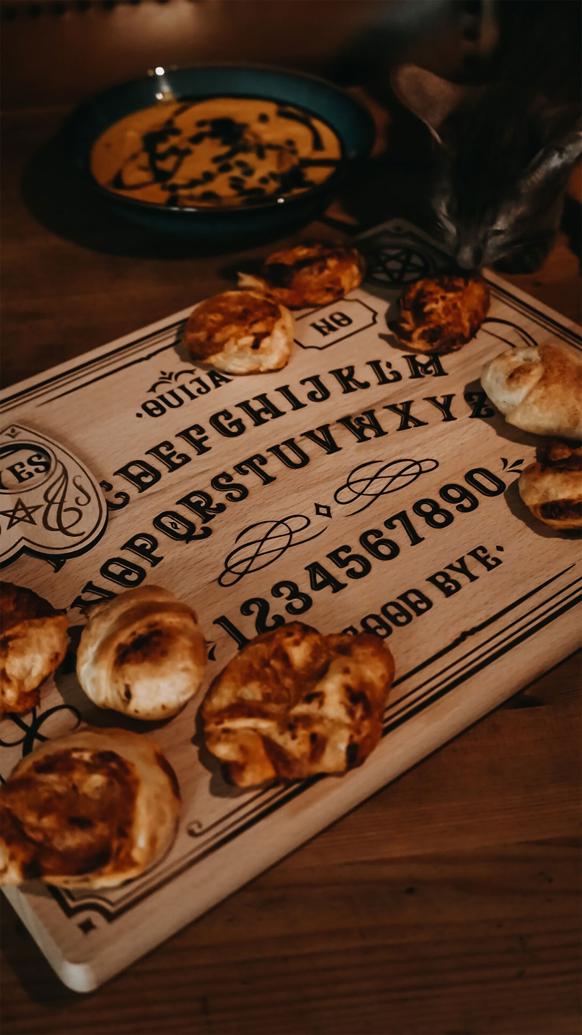 Zdjęcie produktu Deska Ouija z drewna bukowego dla fanów Supernatural