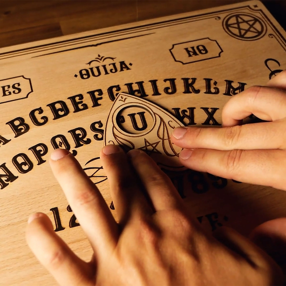 Zdjęcie produktu Deska Ouija z drewna bukowego dla fanów Supernatural