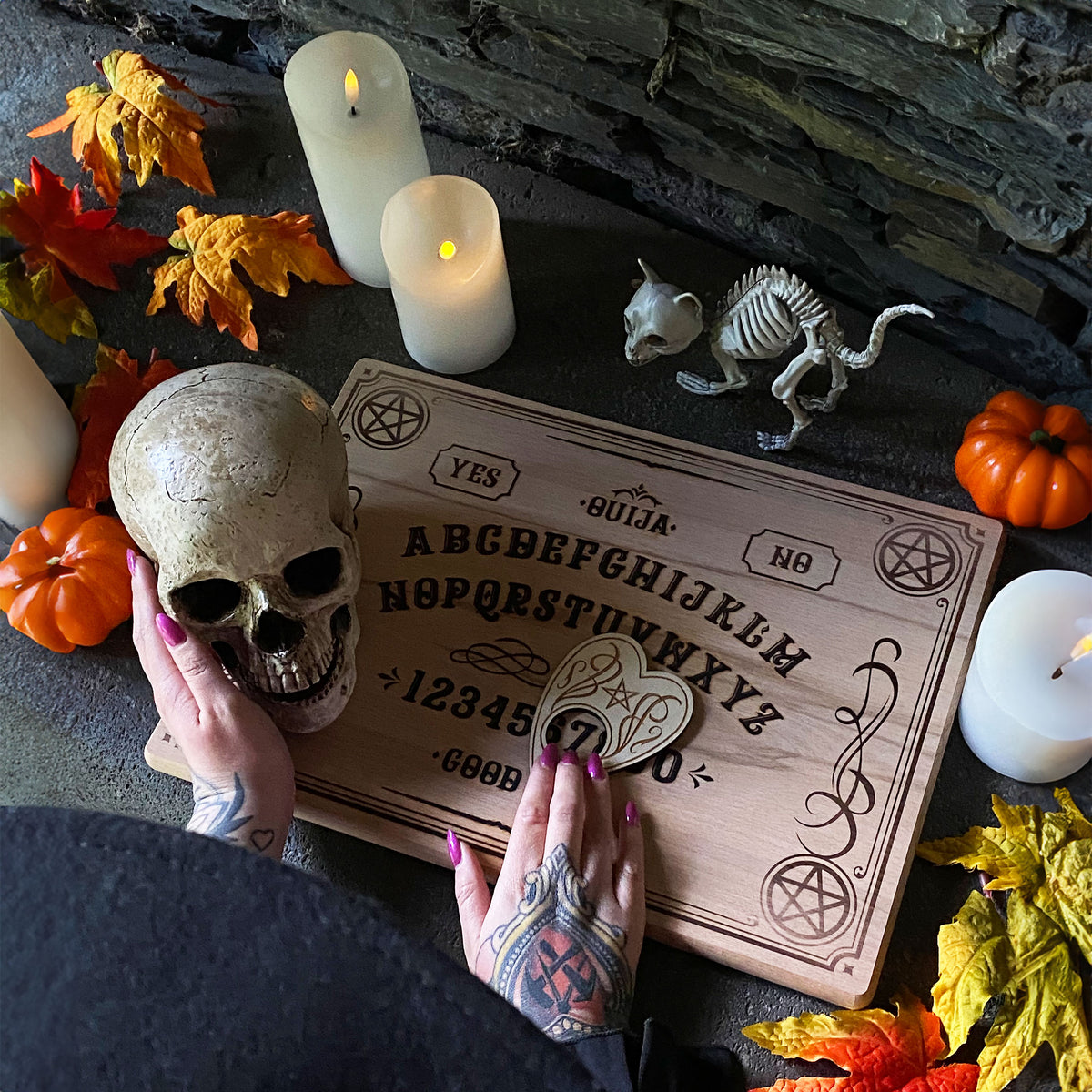 Zdjęcie produktu Deska Ouija z drewna bukowego dla fanów Supernatural