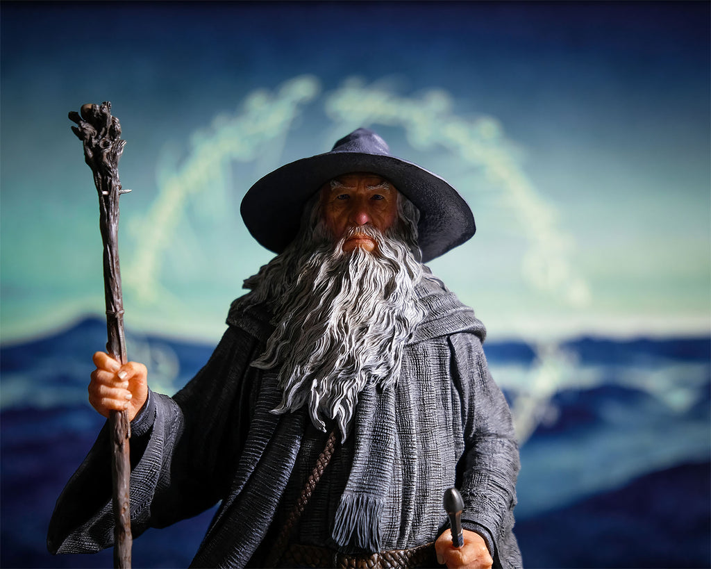 Product image The Lord of the Rings - Gandalf the Grey Classic Series Deluxe Figure 35 cm