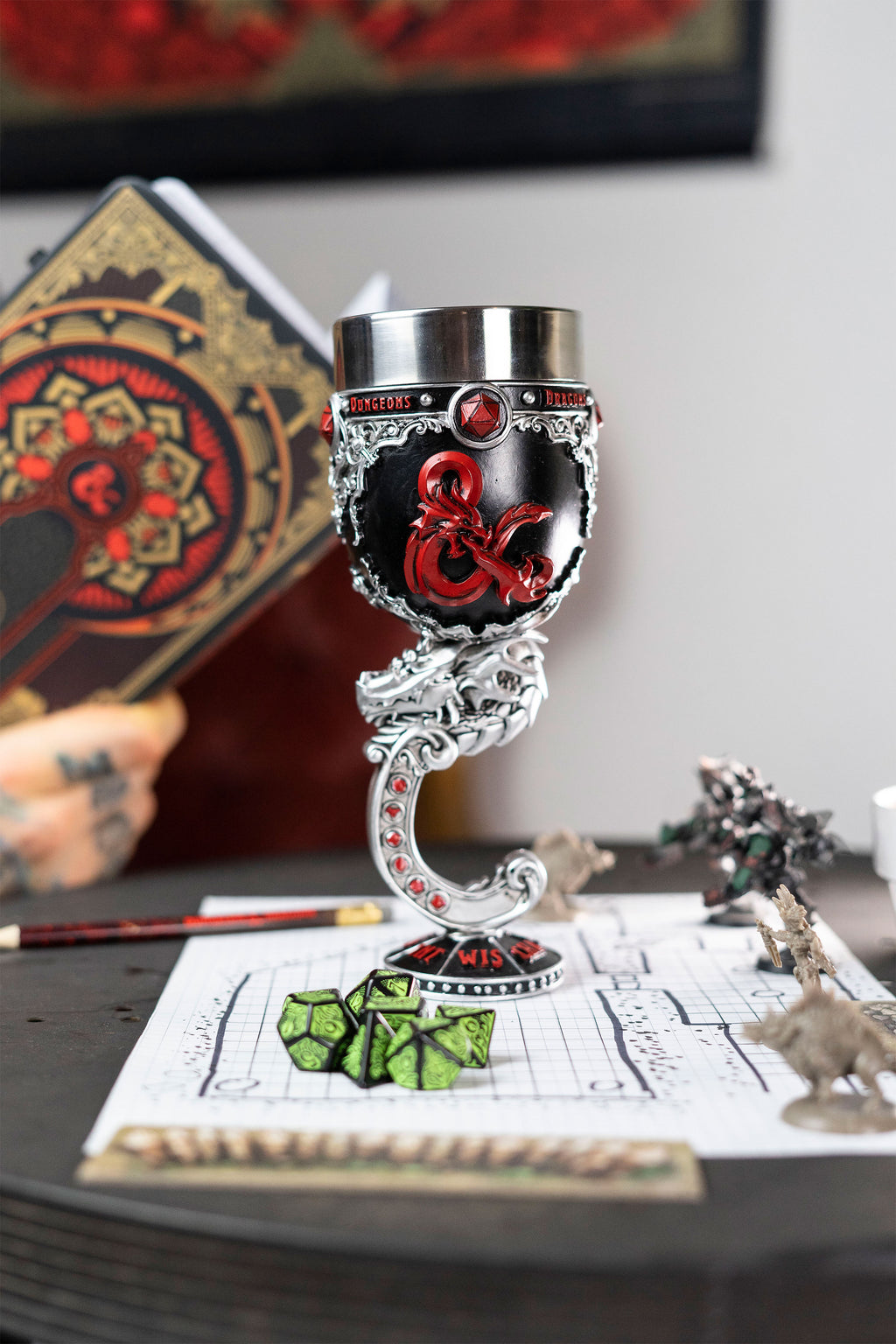Zdjęcie produktu Dungeons & Dragons - Kielich deluxe z logo