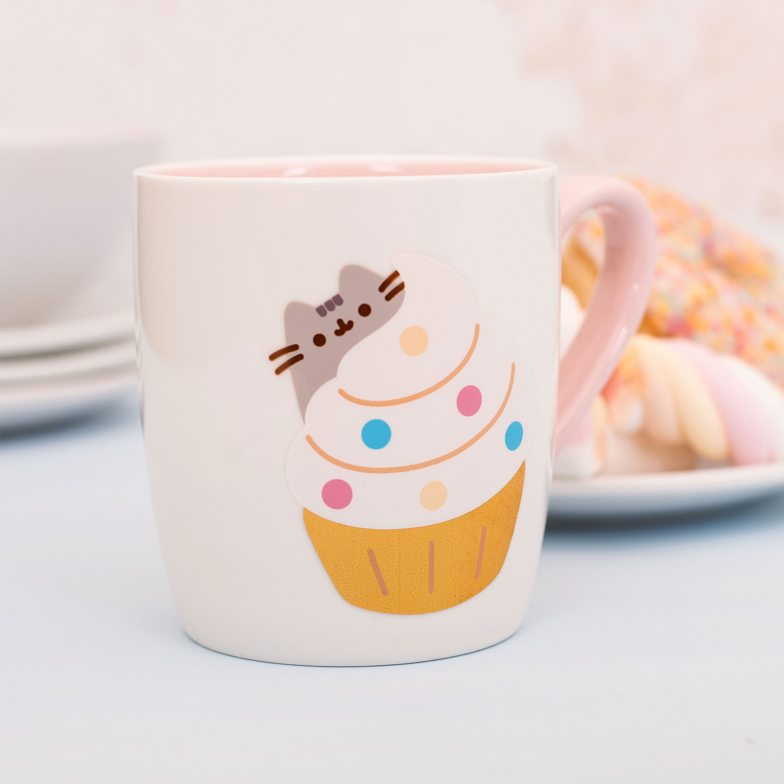 Zdjęcie produktu Pusheen - Skarpetki i kubek z motywem babeczki