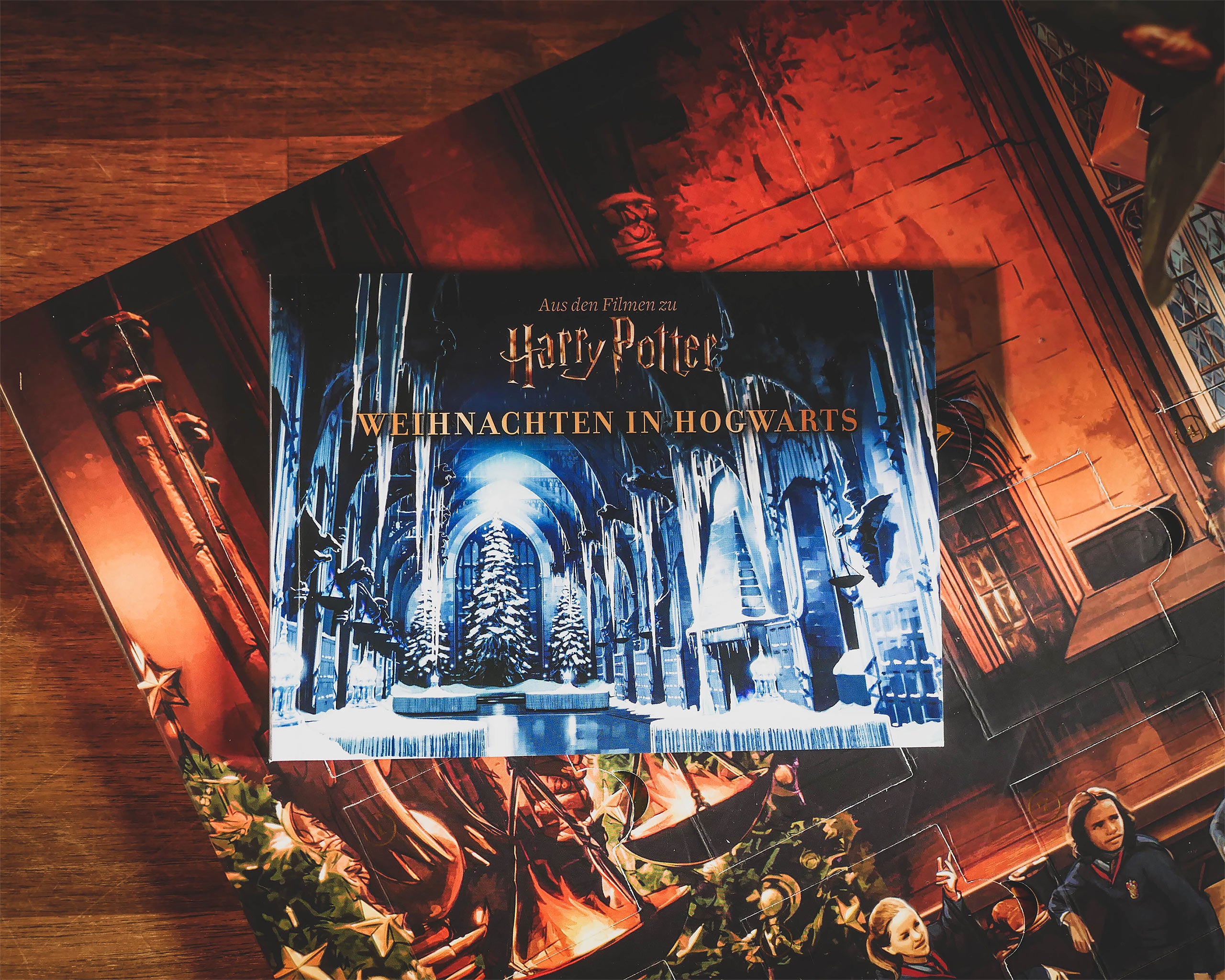 Zdjęcie produktu Harry Potter - Święta w Hogwarcie - Wielka Księga Kalendarza Adwentowego