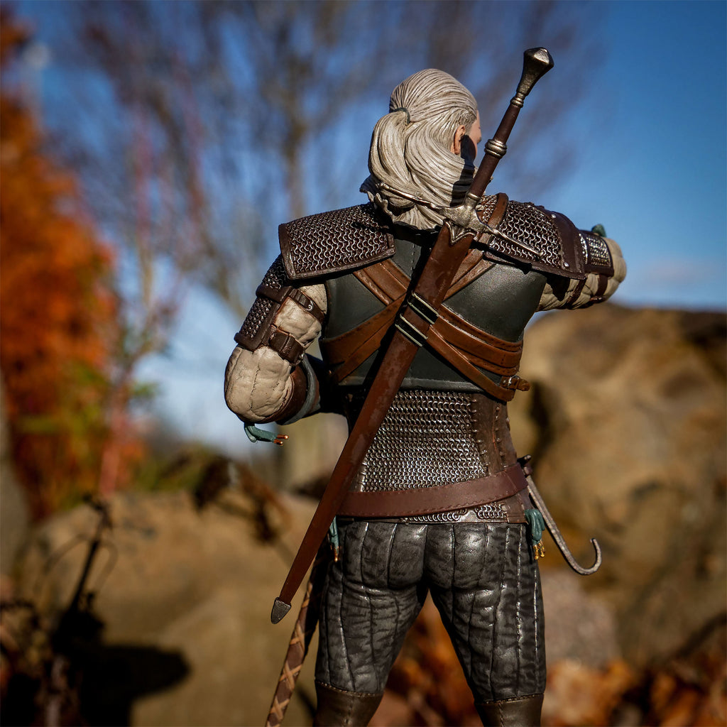 Zdjęcie produktu Wiedźmin - Serce z Kamienia Geralt Figura 25 cm
