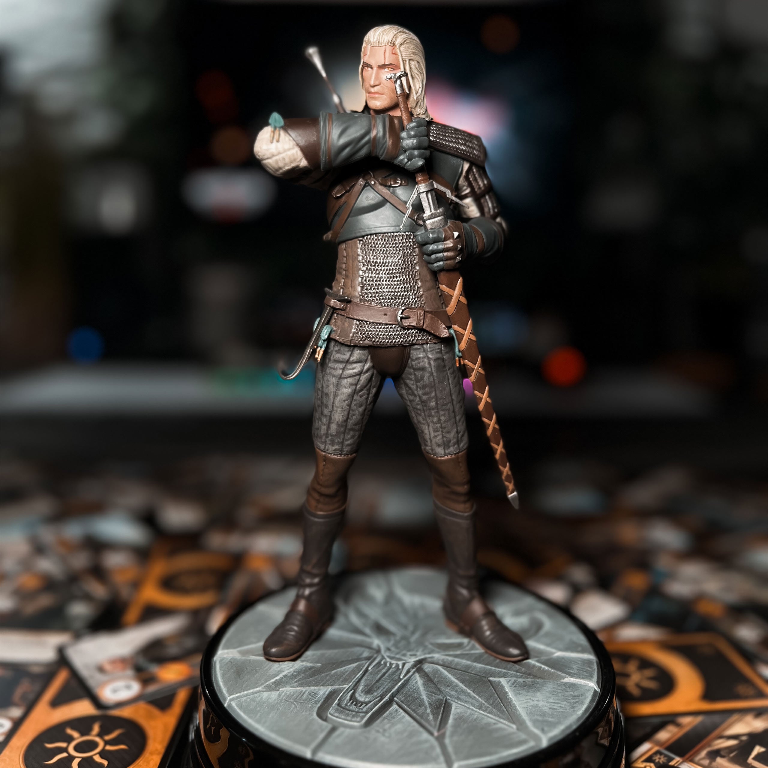 Zdjęcie produktu Wiedźmin - Serce z Kamienia Geralt Figura 25 cm