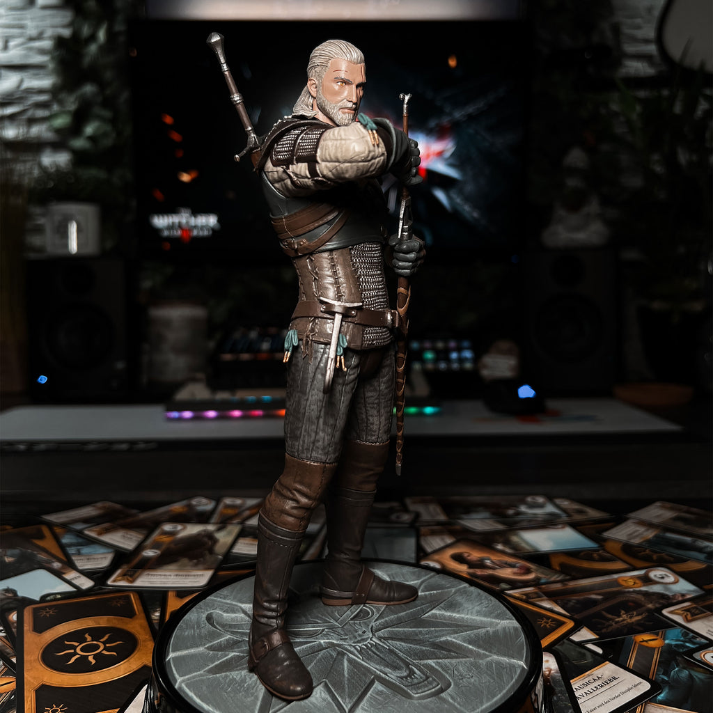 Zdjęcie produktu Wiedźmin - Serce z Kamienia Geralt Figura 25 cm