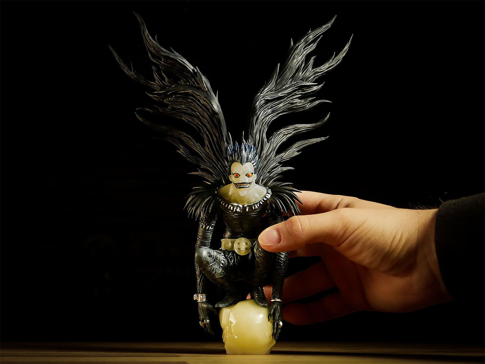 Zdjęcie produktu Death Note - Ryuk Glow in the Dark Figurka 30 cm