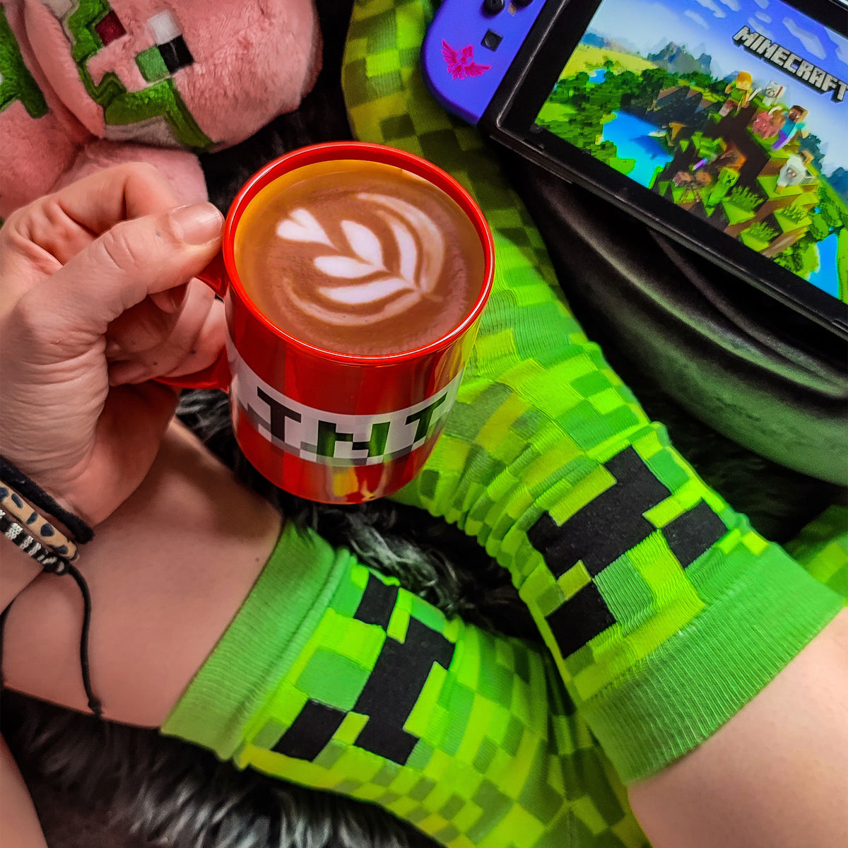Zdjęcie produktu Minecraft - Zestaw skarpet Creeper i kubka TNT