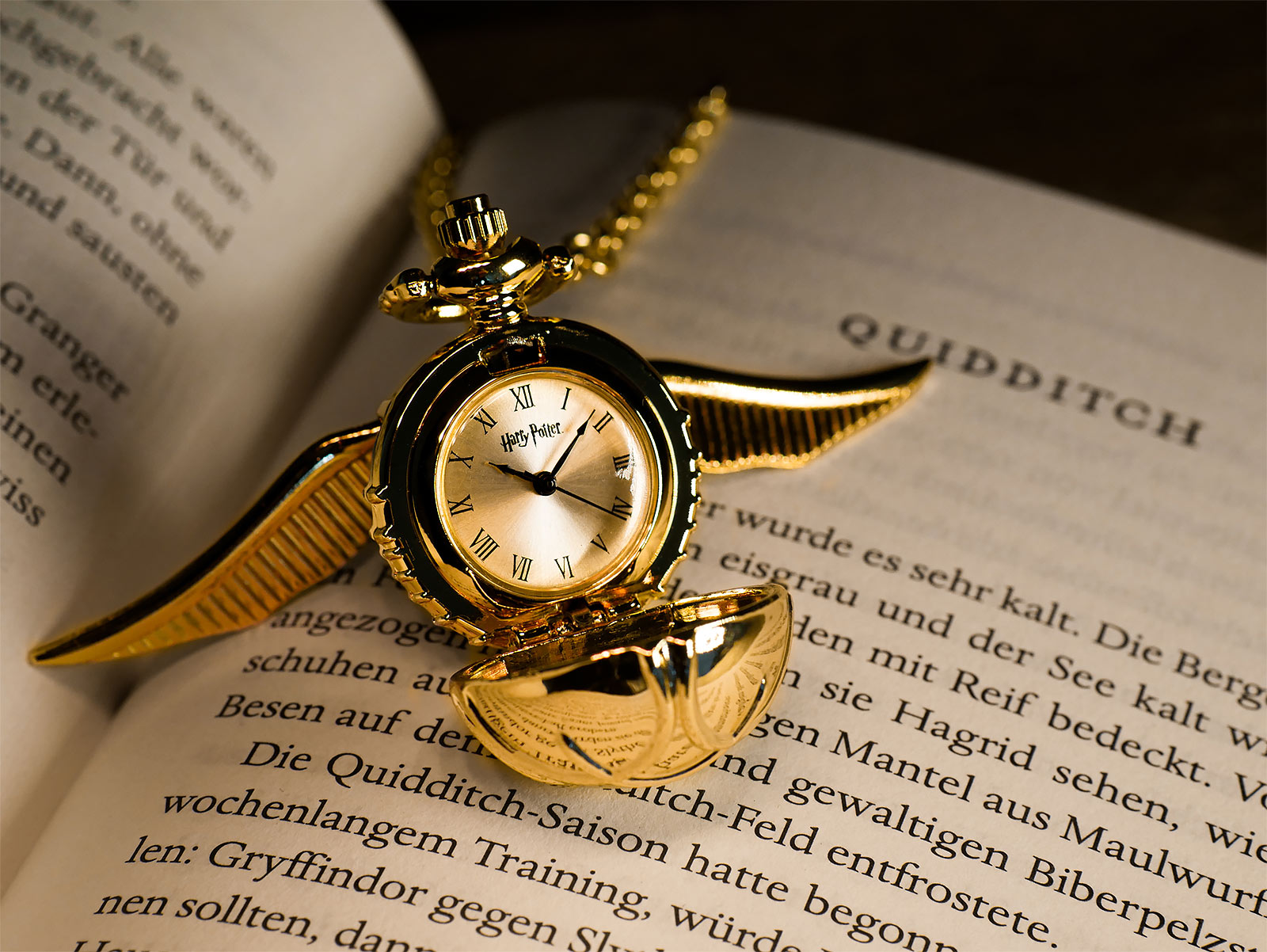 Product image Harry Potter - Golden Snitch Necklace with Watch