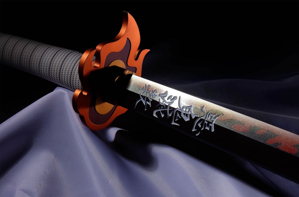 Zdjęcie produktu Demon Slayer - Replika miecza Nichirin Kyojuro Rengoku