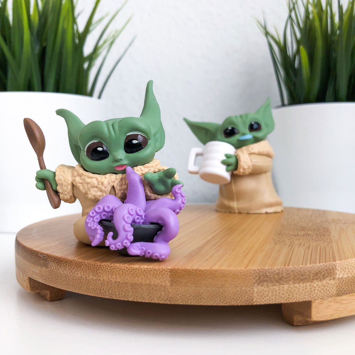 Zdjęcie produktu Grogu z zupą z mackami i pozą z mlecznym wąsem - zestaw mini figurek - Star Wars The Mandalorian