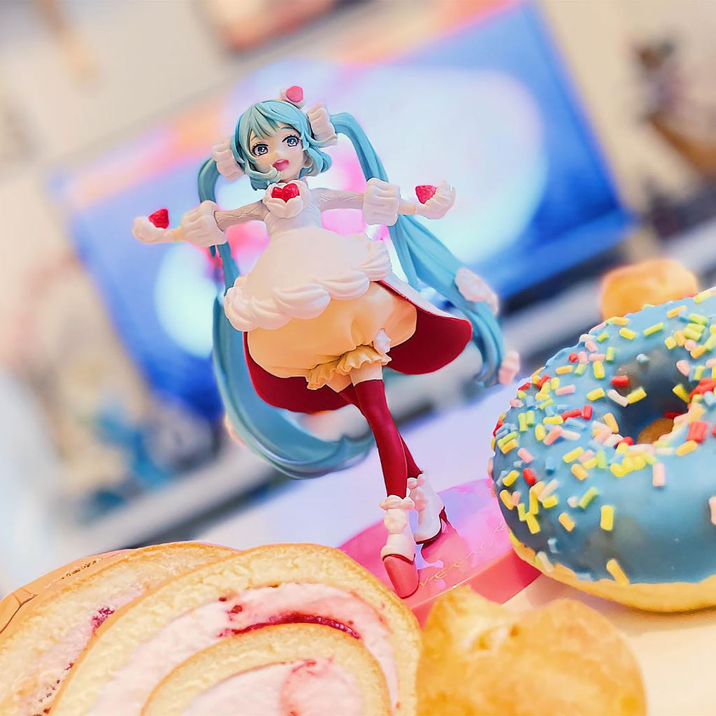 Product image Vocaloid - Hatsune Miku Sweet Tea Time Figure 18 cm