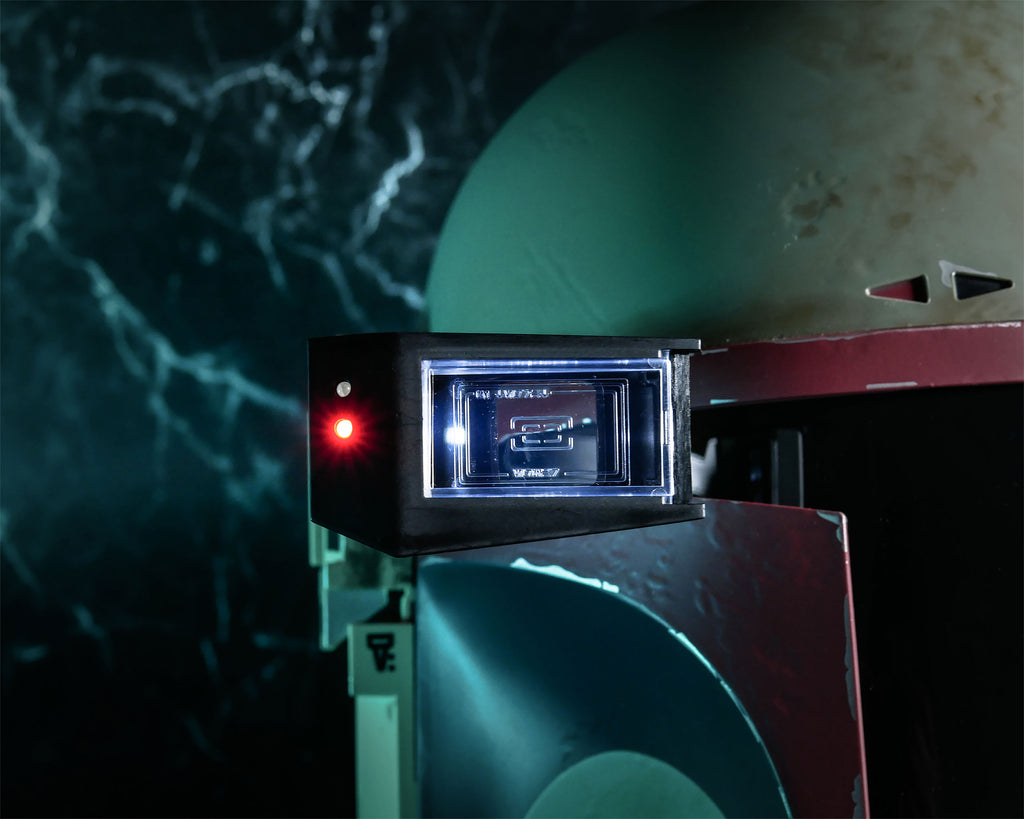 Zdjęcie produktu Boba Fett Premium Replika Hełmu Re-Armored z Efektami Świetlnymi - Star Wars