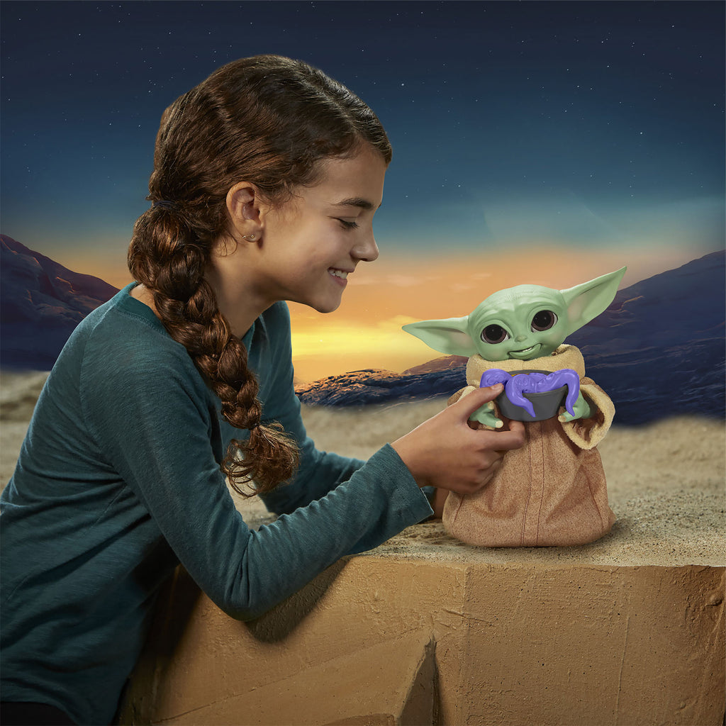 Zdjęcie produktu Grogu Galactic Snackin Interaktywna Figurka - Star Wars The Mandalorian