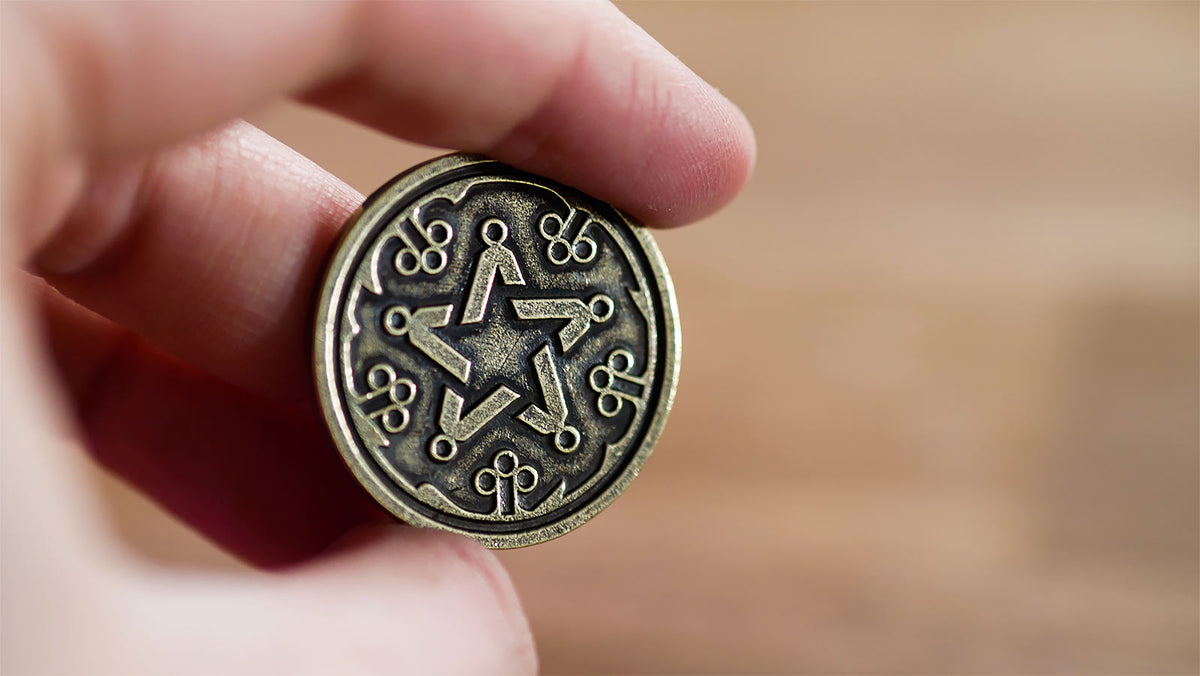 Zdjęcie produktu Wiedźmin - Yennefer Sorceress Supreme RPG Zestaw Kości 7-częściowy z monetą kolekcjonerską