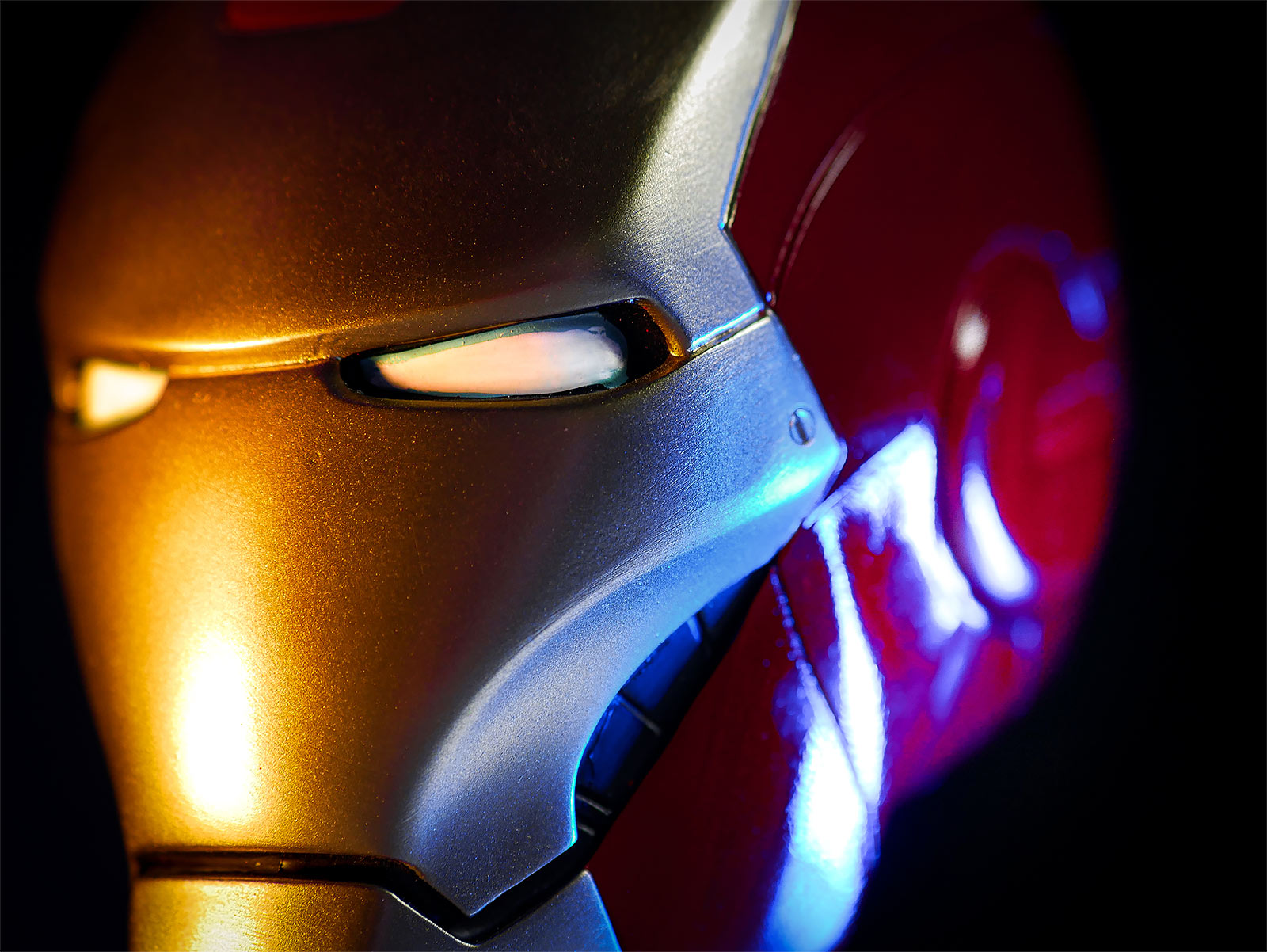 Zdjęcie produktu Iron Man - Replika hełmu Mark VII z kolekcji Marvel Museum