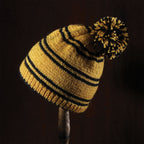 Zdjęcie produktu Czapka z pomponem Hufflepuff - Zestaw do robienia na drutach - Harry Potter