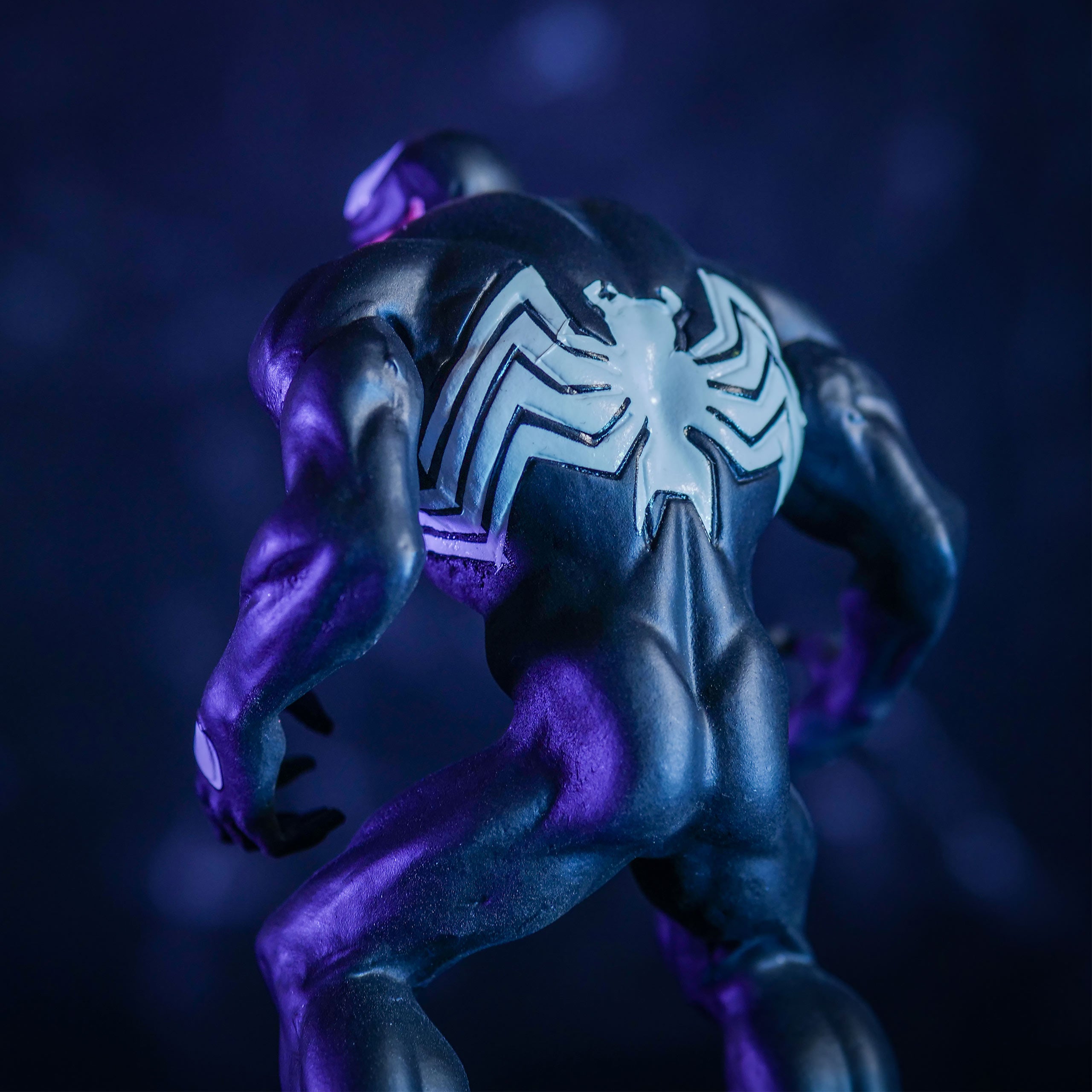 Product image Venom - Heavyweights Metal Figure in Collector's Tin